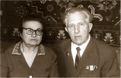 Elizabeth Abramovna and Shulim Nusinovich. 1976